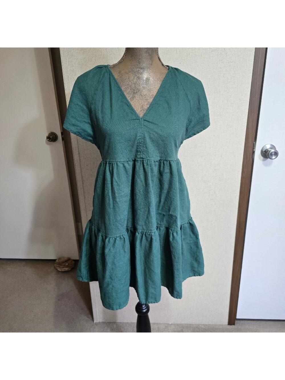 Universal Thread XS Womens Tiered Babydoll Dress Green Linen Blend Short Sleeve